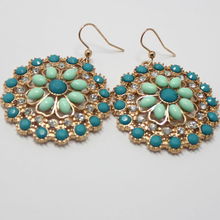 外貿原單飾品批發(fā)與文具用品零售 珠寶首飾與彩色亞克力耳墜的市場機遇